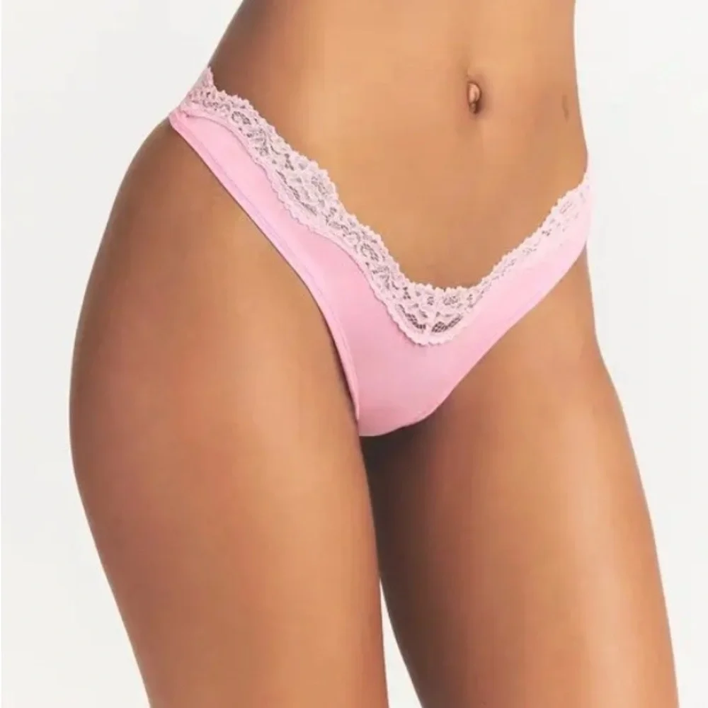 🌸 ✨ NWT SKIMS Fits Everybody Lace Trim Dipped Thong - Petal S 🎀 💫